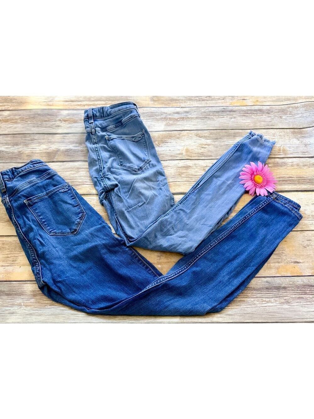 2 PAIR HOLLISTER JEANS - Picture 6 of 13